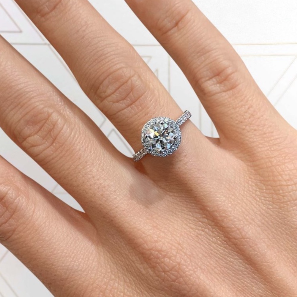 Round Cut Halo Engagement Moissanite Diamond